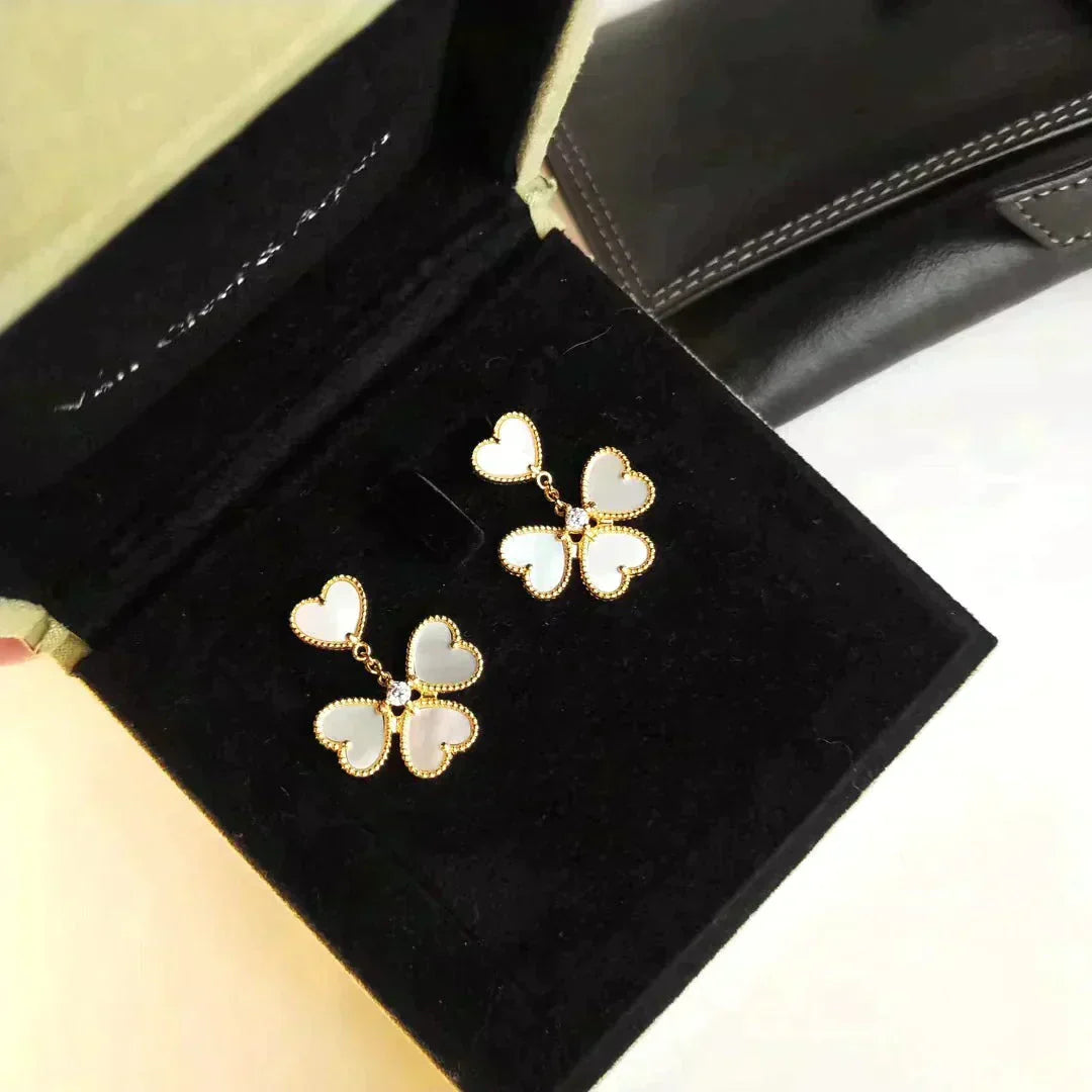 [Eternal Jewelry]CLOVER SWEET WHITE MOP EARRINGS