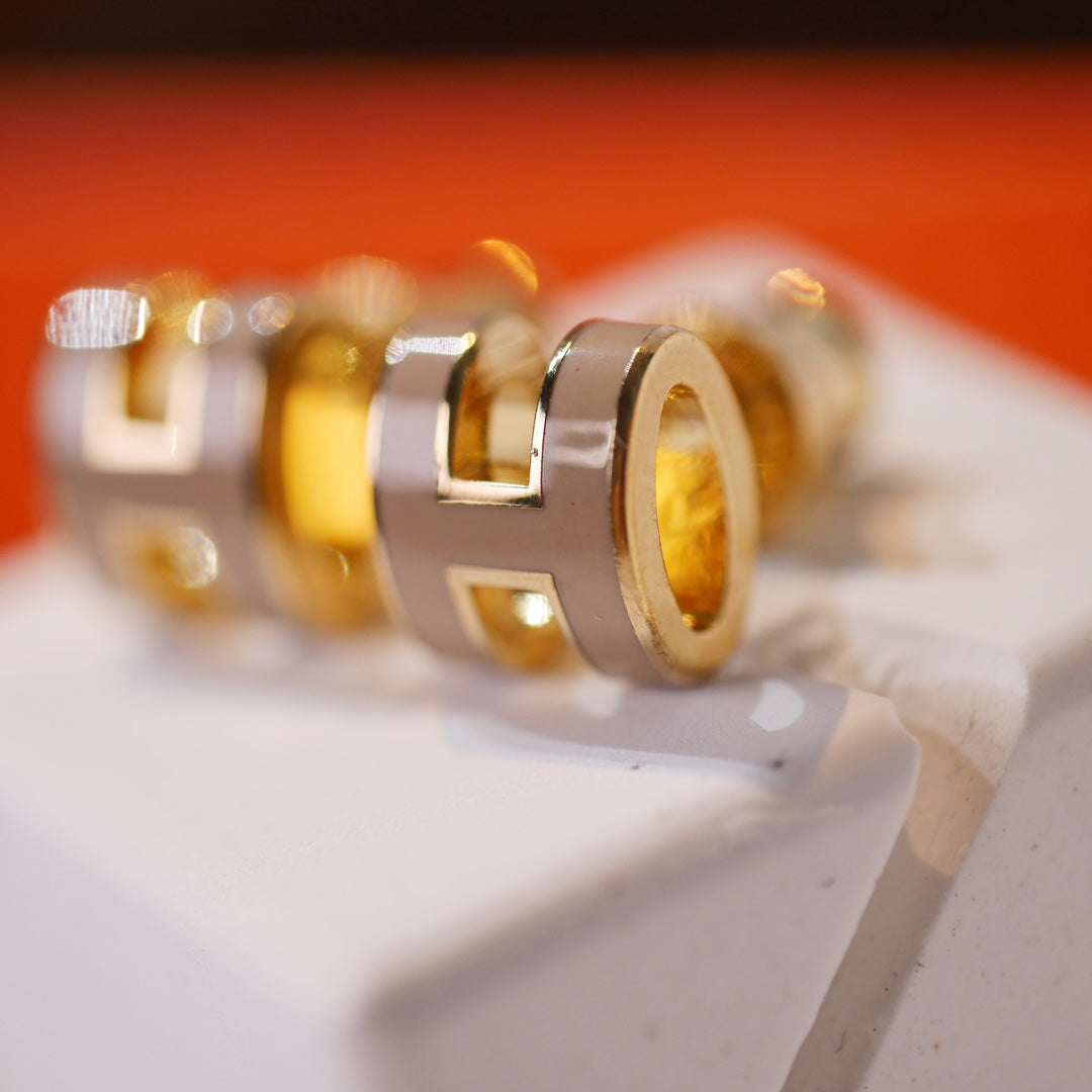 [Eternal Jewelry]MINI POP H GOLD EARRINGS GREY