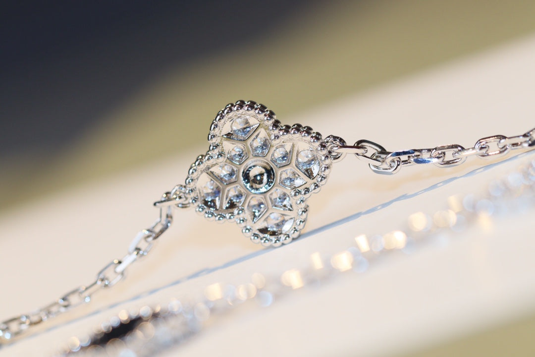 [Eternal Jewelry]CLOVER 20 MOTIFS ONYX DIAMOND SILVER