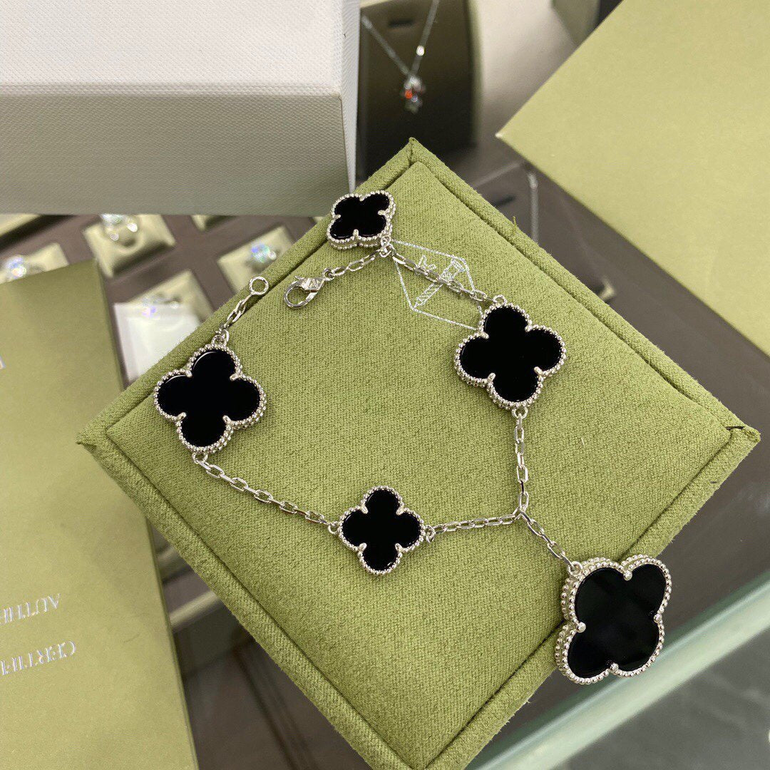 [Eternal Jewelry]CLOVER 5 MOTIFS SIVLER ONYX BRACELET