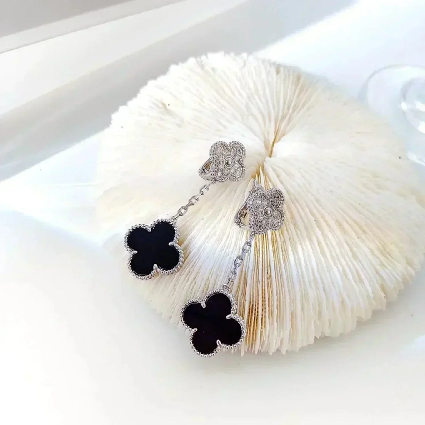 [Eternal Jewelry]CLOVER 2 MOTIFS  DIAMOND ONYX EARRINGS SILVER