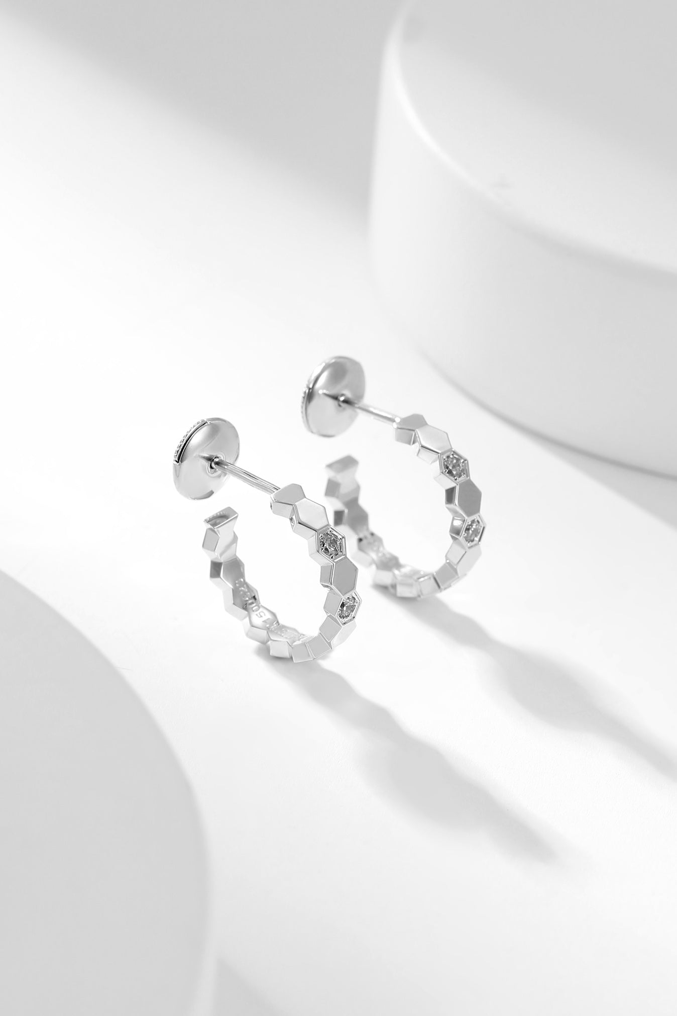 [Eternal Jewelry]BEE LOVE DIAMOND HOOP EARRINGS