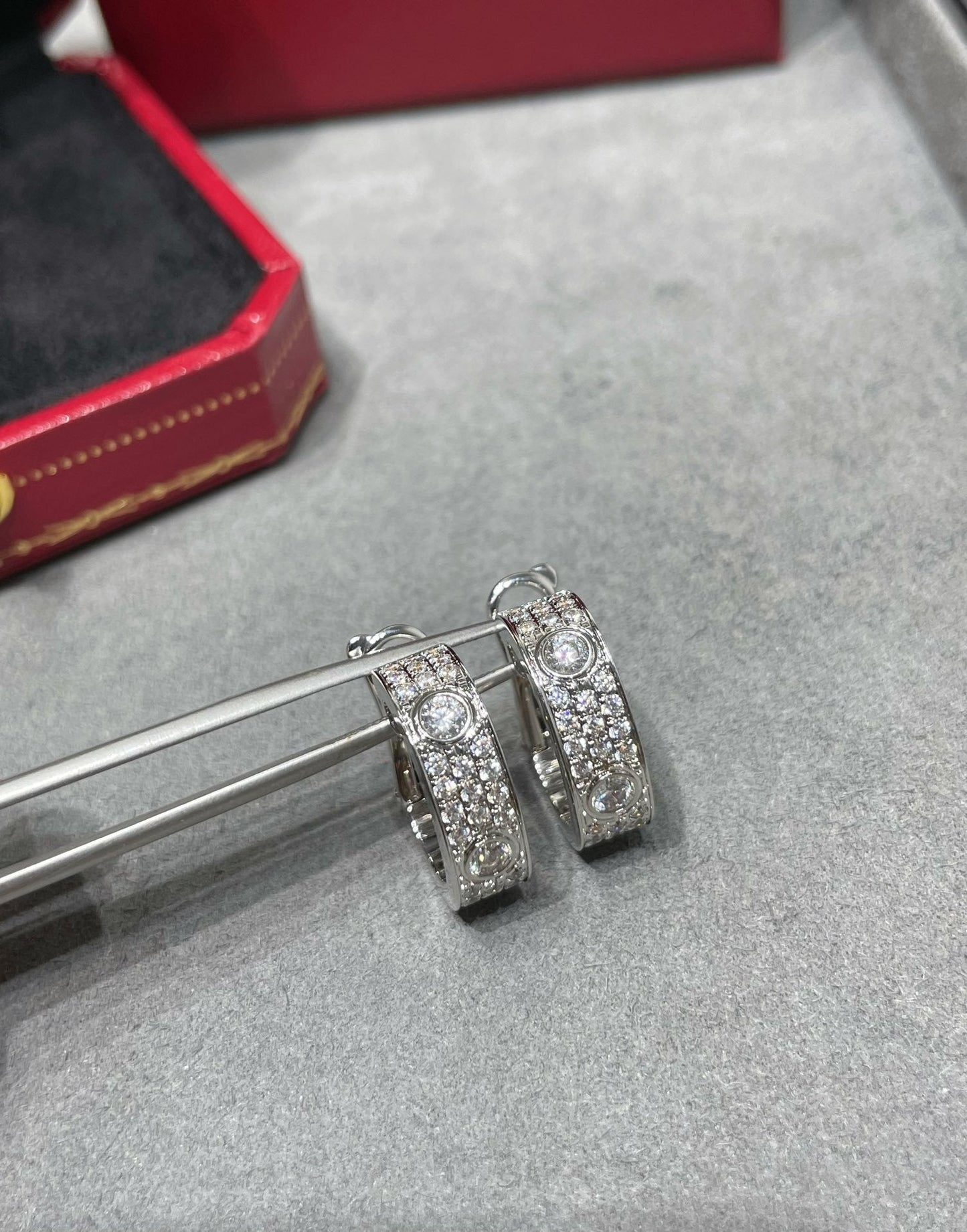 [Eternal Jewelry]LOVE 5.5MM DIAMOND PAVED EARRINGS