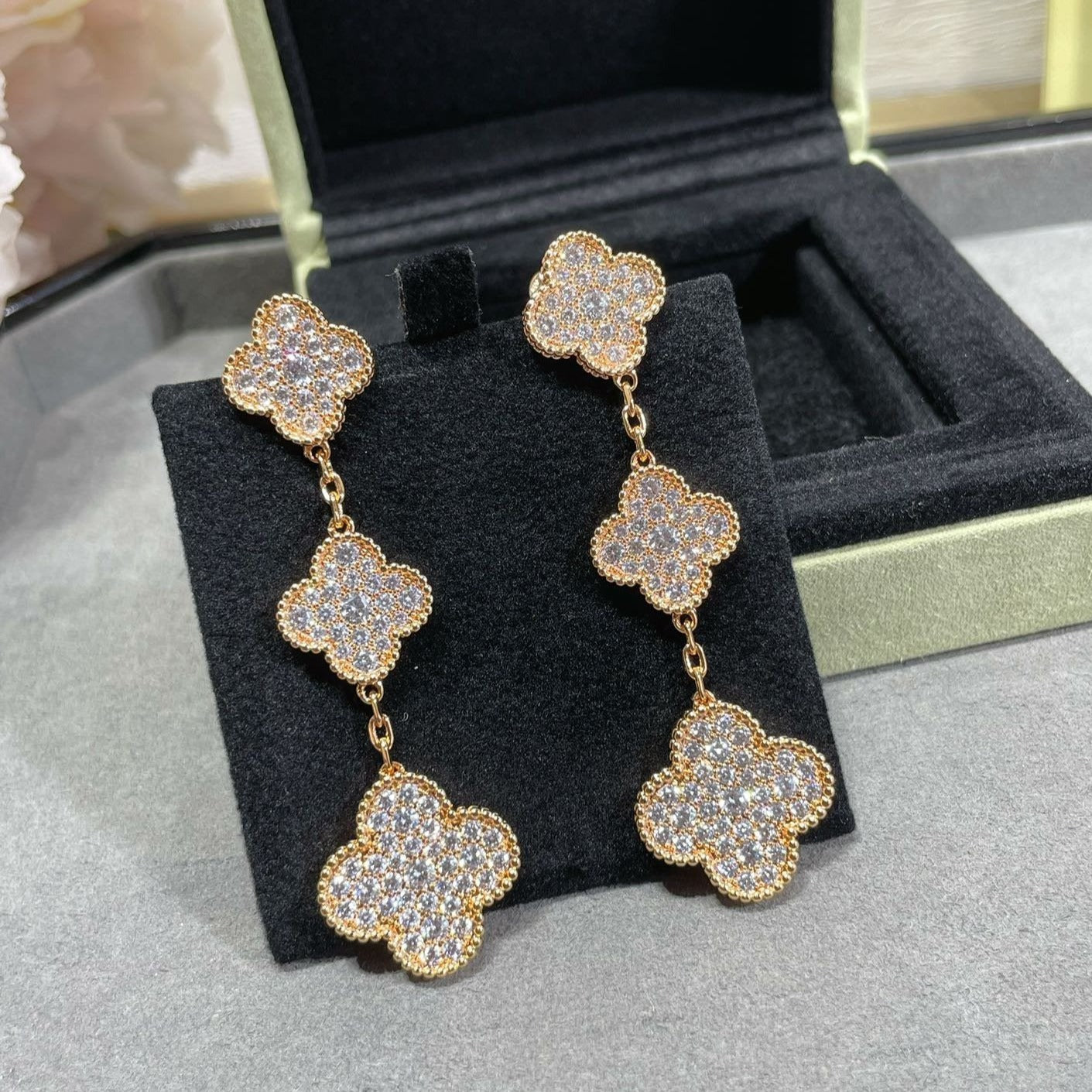 [Eternal Jewelry]CLOVER 3 MOTIFS DIAMOND PAVED ROSE GOLD EARRINGS