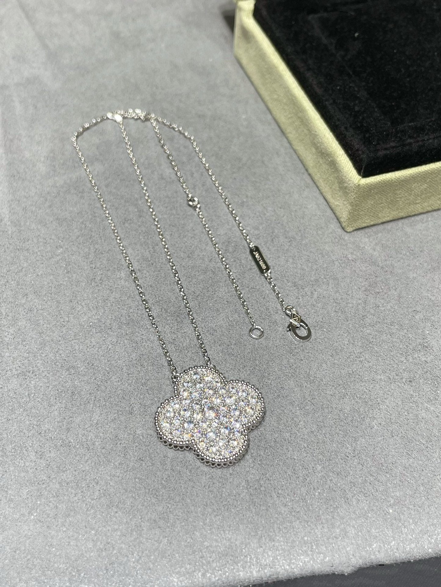 [Eternal Jewelry]CLOVER 25MM LARGE PENDANT DIAMOND PAVED SILVER NECKLACE