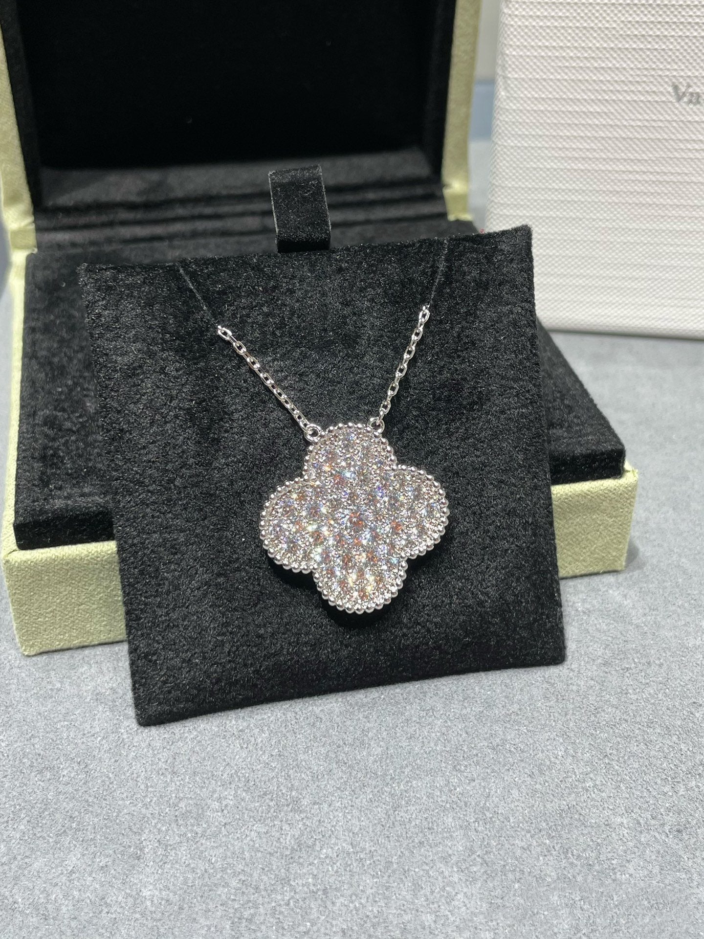 [Eternal Jewelry]CLOVER 25MM LARGE PENDANT DIAMOND PAVED SILVER NECKLACE