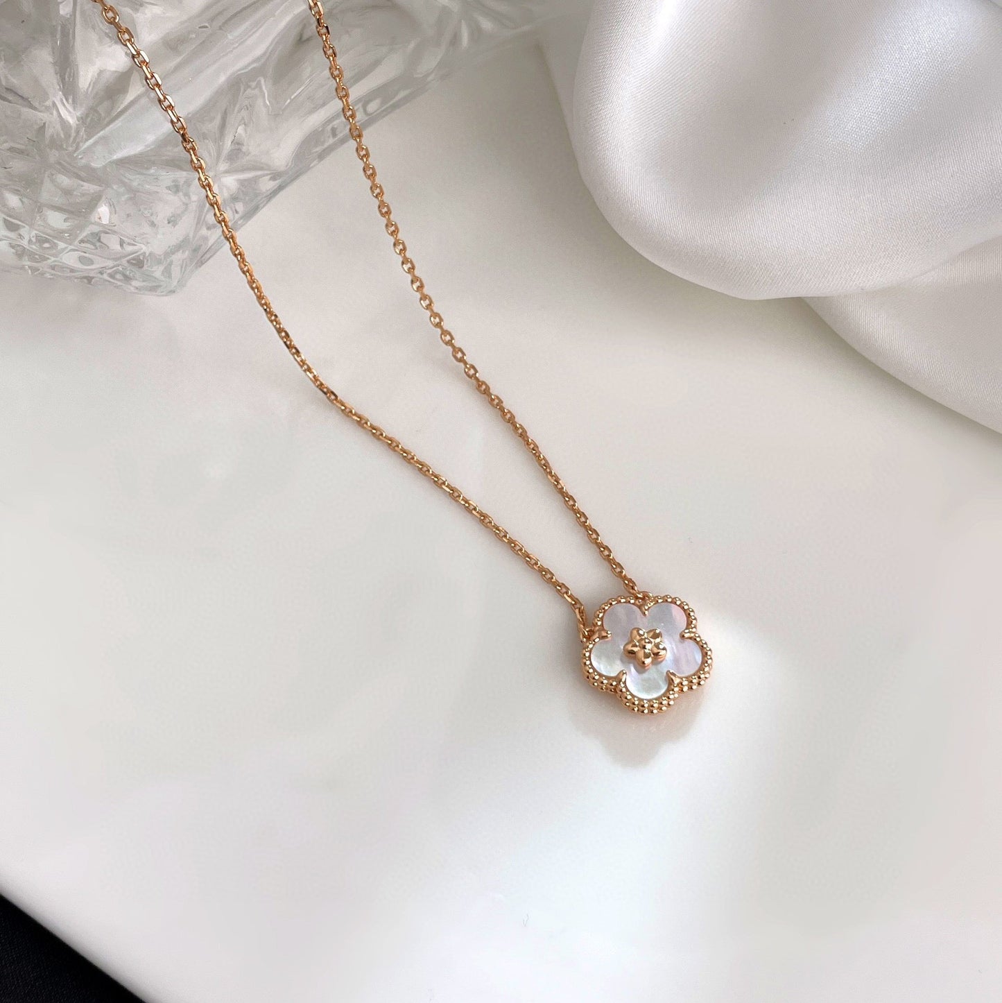 [Eternal Jewelry]LUCKY  WHITE MOP  PLUM BLOSSOM NECKLACE