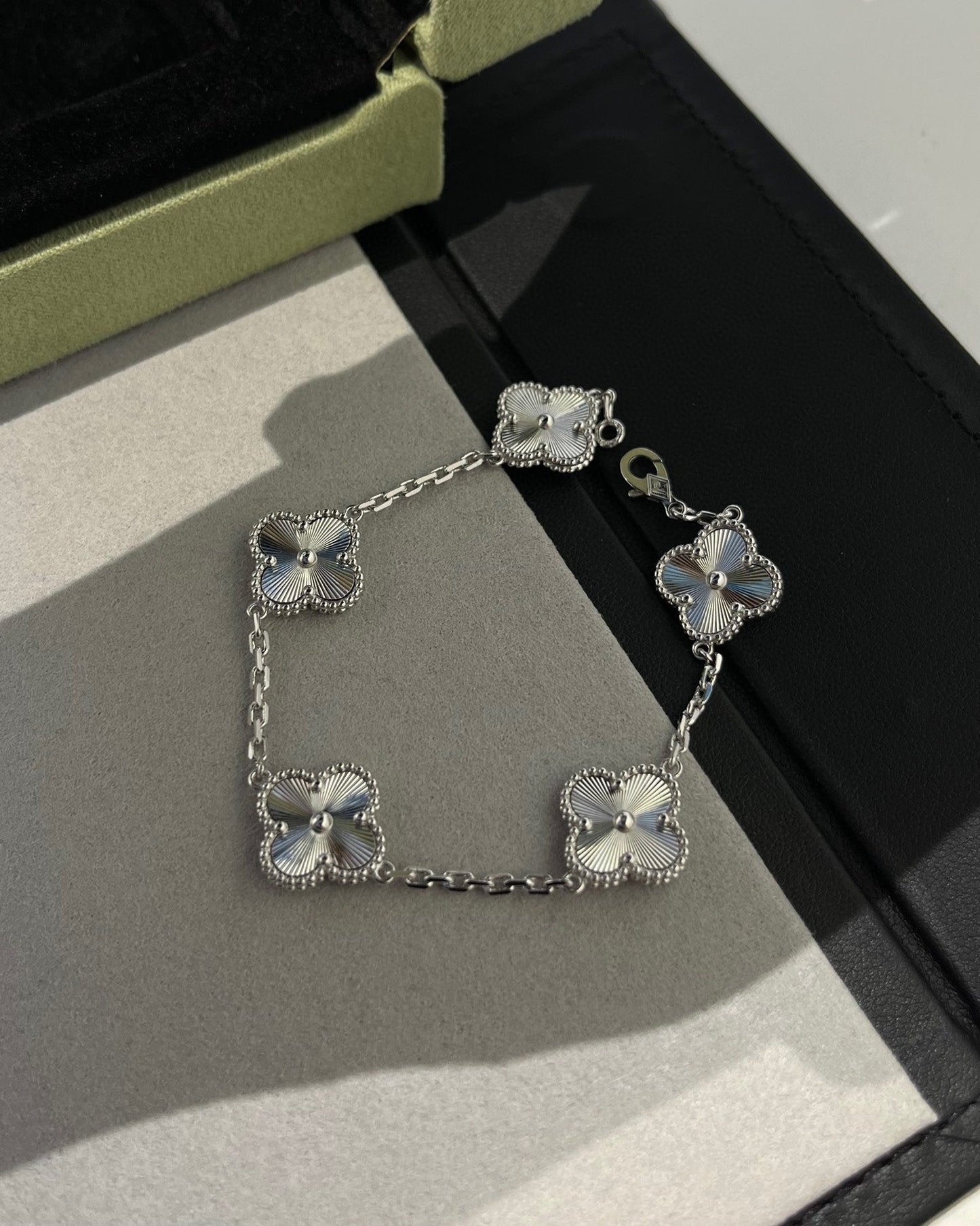 [Eternal Jewelry]CLOVER SILVER 5 MOTIFS BRACELET